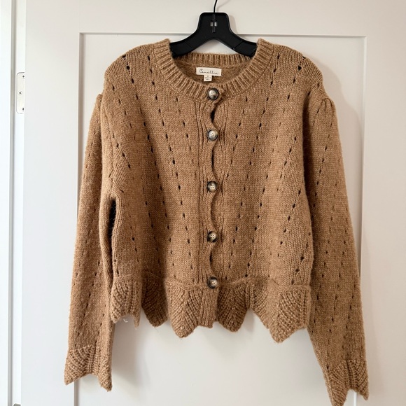 NWOT Camellia Boutique Brand Scallop Edge Tan Peplum Cardigan Sweater Top - Picture 3 of 11